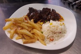 Serres Delivery Ο Βλάχος Μερίδα με Μοσχαράκι Κοκκινιστό